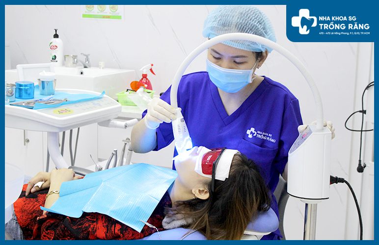 Phuong phap tri rang o vang hieu qua voi Nha khoa Trong rang Sai Gon Răng bị ố vàng phải làm sao? Nguyên nhân, cách trị
